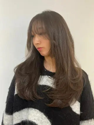 ロング 韓国ヘア レイヤーカットのヘアスタイル