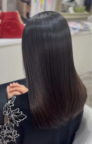 ロング 【TAKAYA】🌸 白髪ぼかしカラーのヘアスタイル