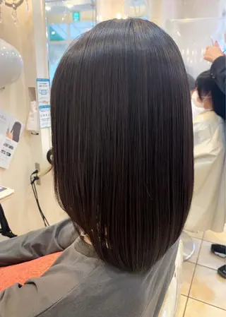セミロング 岩本 菖のヘアスタイル