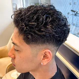 ショート パーマ メンズ 吉田 新平のヘアスタイル