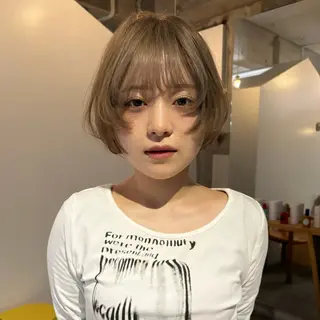 ショート カラー mirai/レイヤー ブリーチ/ハイトーンのヘアスタイル