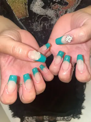 ネイル 束感まつ毛/ネイル/ LED♥KIRARAのマツエク・マツパデザイン