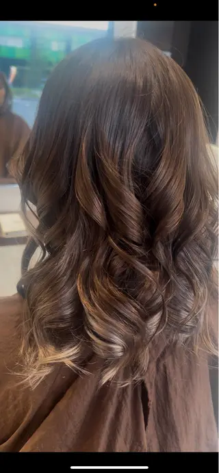 ミディアム ハディー シールエクステのヘアスタイル