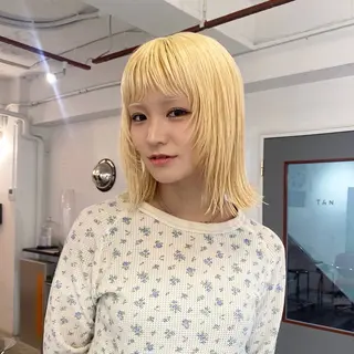 セミロング カラー hair salon 束sok所属・ナホ/ハイトーン/ レイヤーカットモデルのヘアスタイル