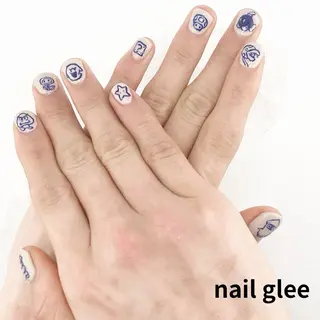 ミディアム RISA nail gleeのネイルデザイン