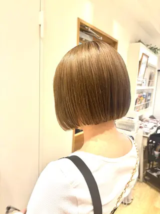 ショート カラー ハイトーンカラー新井 彩斗EIGHT新宿のヘアスタイル