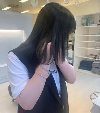 ミディアム カラー GOODDAY ヘアサロンのヘアスタイル