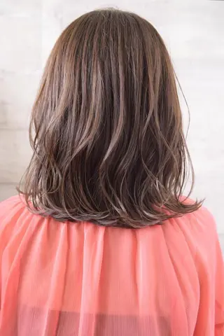 ミディアム KAMIGAMI所属・KAMIGAMI SAKAEのヘアスタイル