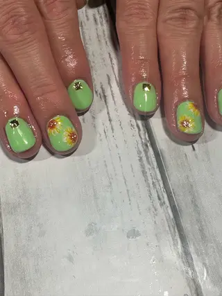 ネイル e.nail所属・🍎吉田 恵里🍎のネイルデザイン