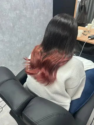ロング カラー mizuki THREE（A）のヘアスタイル