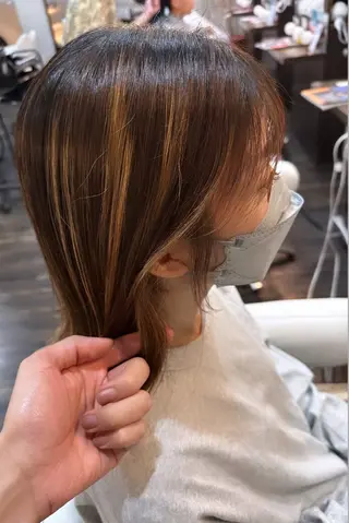 ミディアム 柳原 悠希のヘアスタイル