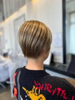 ショート 川村 綾のヘアスタイル