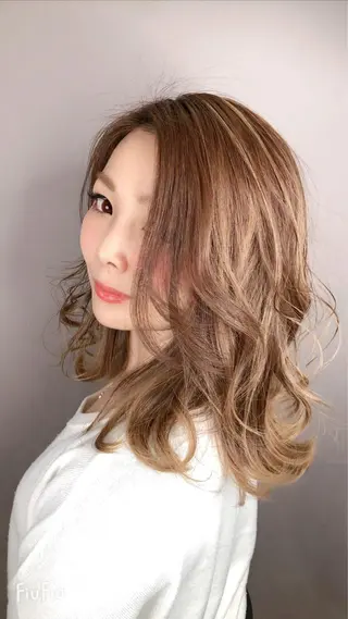 ミディアム 福森 みずきのヘアスタイル