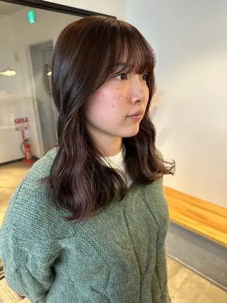 ミディアム カラー yuika .のヘアスタイル