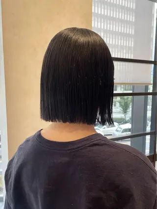 ショート カラー ELLE salon サエのヘアスタイル