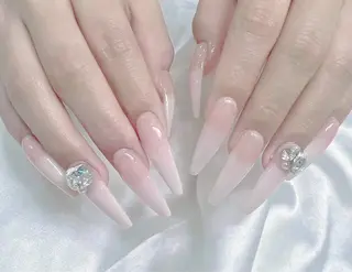 ネイル CeCeまつげパーマ マツエク❣️パリエクのネイルデザイン