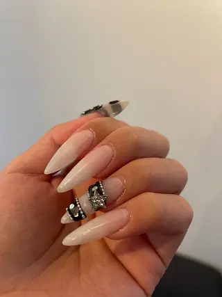 ネイル GO TODAY シェアサロン 渋谷Amiu店所属・渋谷ネイル🎀 y2k/海外ネイルのネイルデザイン