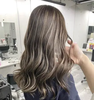 ロング REDEAL所属・REDEAL/あんな 白髪ぼかし/大宮のヘアスタイル