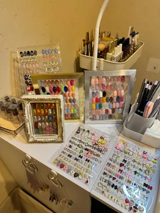 ネイル 濱岡 咲のネイルデザイン