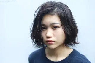 ミディアム オーストヘアージジ所属・TAI透明カラー 柔らかい縮毛矯正のヘアスタイル