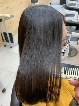 ショート EARTH葛西所属・葛西 縮毛矯正のプロ ブリーチ矯正 青木俊のヘアスタイル