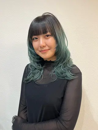 セミロング カラー ユナ🎀レイヤー /韓国/ハイトーンのヘアスタイル