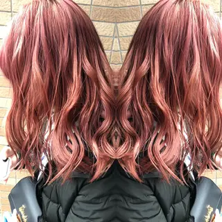 セミロング StellA所属・アートディレクター ワダヒサノリのヘアスタイル