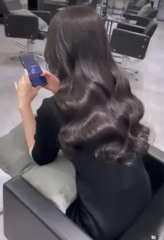 ロング AHNKISM所属・髪質改善/艶カラー HANAのヘアスタイル