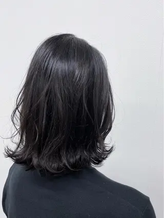 ミディアム 小林 愛花のヘアスタイル