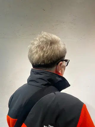 ショート カラー 杉下 愛純のヘアスタイル