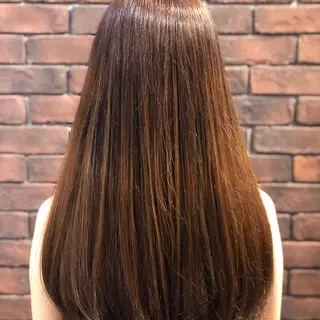 カラー et Douce所属・艶髪／髪質改善／ カワモトヒロトのヘアスタイル