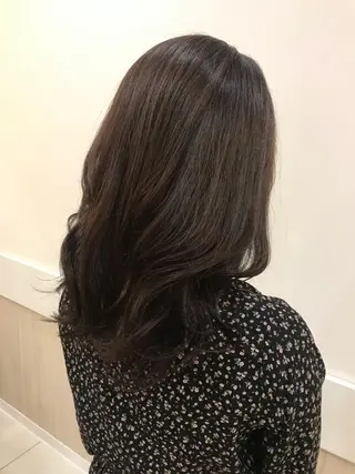 ミディアム yukari 艶髪ヘアのヘアスタイル