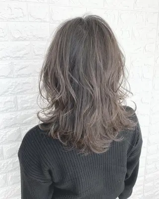 ミディアム カラー 高木 麻知子のヘアスタイル