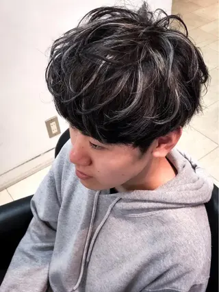 ショート カラー メンズ 田中 貴大のヘアスタイル
