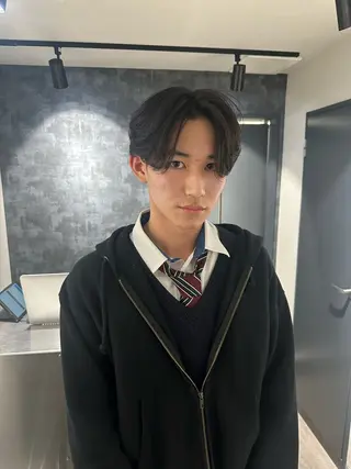 ミディアム メンズ SALOWIN 原宿 iori所属・💈センターパート パーマ特化💈雄太のヘアスタイル