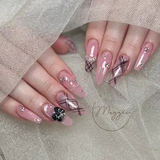 ネイル Maggie Nail🦩のネイルデザイン