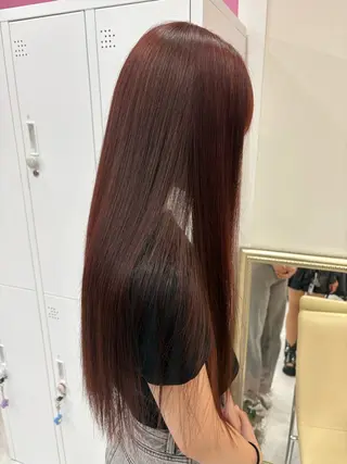 ロング カラー Hirona ベージュ/暖色カラーのヘアスタイル