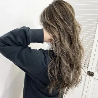 ロング カラー ブリーチカラーレイヤ ーカット🦋annaのヘアスタイル