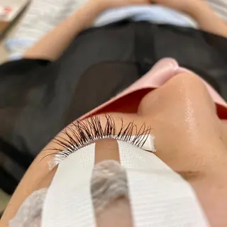 マツエク・マツパ 三好 涼華のヘアスタイル