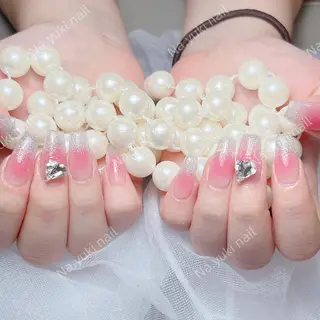 ネイル Queenie 🦋のネイルデザイン