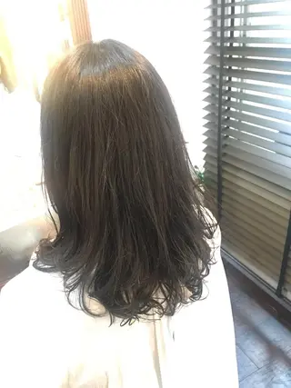セミロング パーマ saku所属・日比谷 翔太のヘアスタイル