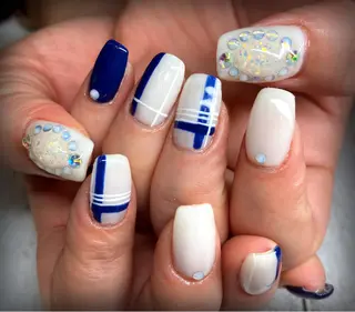 ネイル MARIANAIL マリアネイル所属・川上 真智子のネイルデザイン