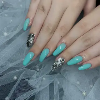 ネイル 𝑀𝐼𝑂𝑅𝐴 𝑅𝐸𝐼𝐾𝑂のネイルデザイン