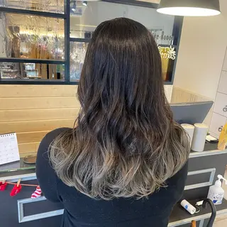 セミロング カラー スナコザワ レナのヘアスタイル