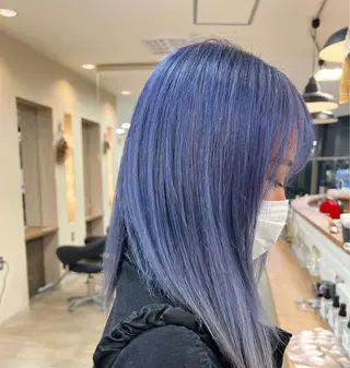 セミロング インナーカラー👾 Chibiのヘアスタイル
