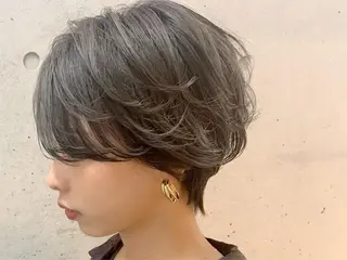 ショート カラー EMANON天神所属・Hitomi Ezakiのヘアスタイル