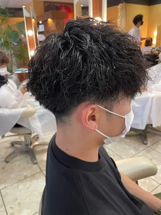 パーマ メンズ 飯泉/メンズカラー ツイスパ/メッシュのヘアスタイル