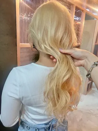 ロング ハイトーンカラー🍑 心斎橋のヘアスタイル