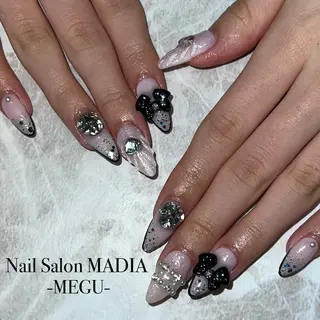 ネイル MADIA藤沢所属・MADIA MEGUのネイルデザイン