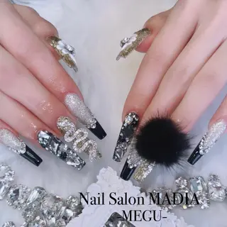 ネイル MADIA藤沢所属・MADIA MEGUのネイルデザイン